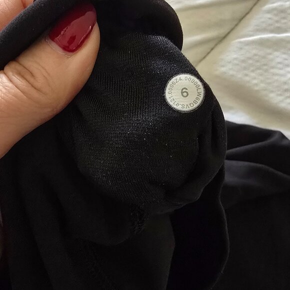 Lululemon Align High Rise Crop Leggings 21" Inseam Black Size 6 - Picture 3 of 4